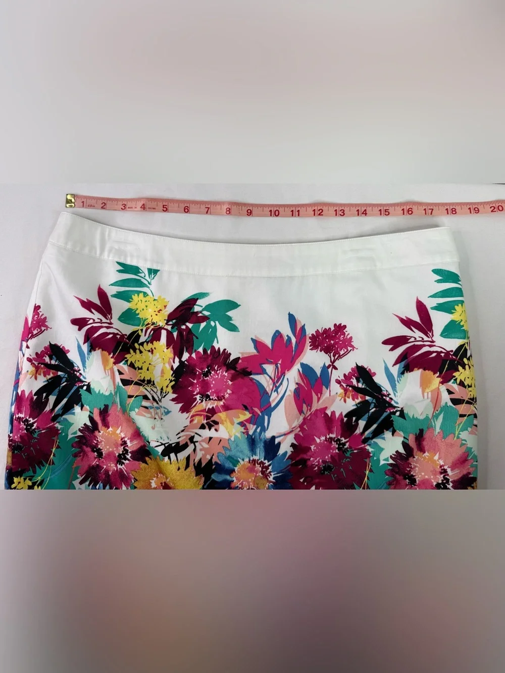 NWT Van Heusen Multicolor Floral Border Midi Skirt Size 14 MSRP $64
